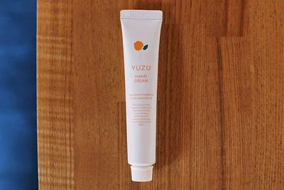 高知産ゆずが上品に香るハンドクリーム。