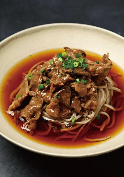 かえしの魅力を最大限に活かした「肉そば」