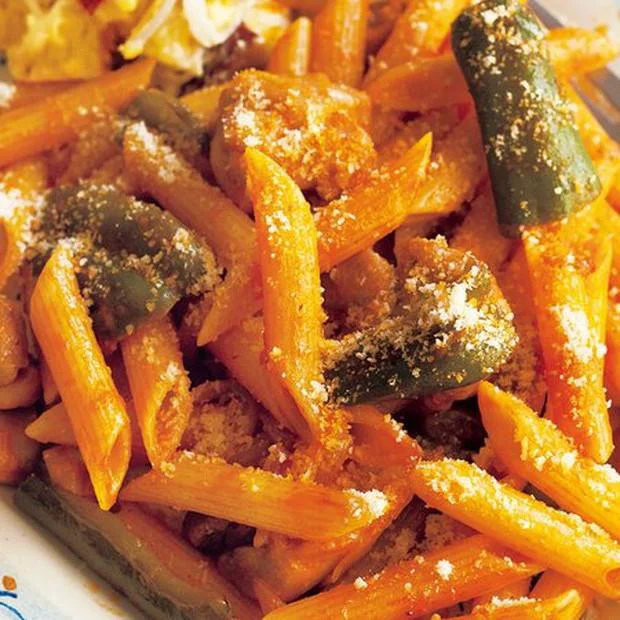 フライパン１つで炒めて、ゆでで、味つけまで！ 一口サイズが食べやすい「ペンネナポリタン」
