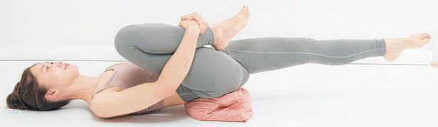 運動初心者や体が硬い人でも行いやすい！「股関節ストレッチ」／アラフォーでも美しく！ 産後美姿勢ダイエット（8）