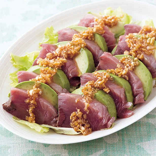 かつおとアボカドの香味カルパッチョ