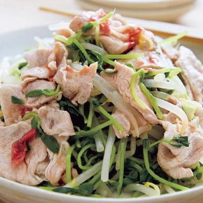 疲れている時は梅干しがいいかも！ 忙しい日の10分おかず「しっとりゆで豚と野菜の梅だれあえ」