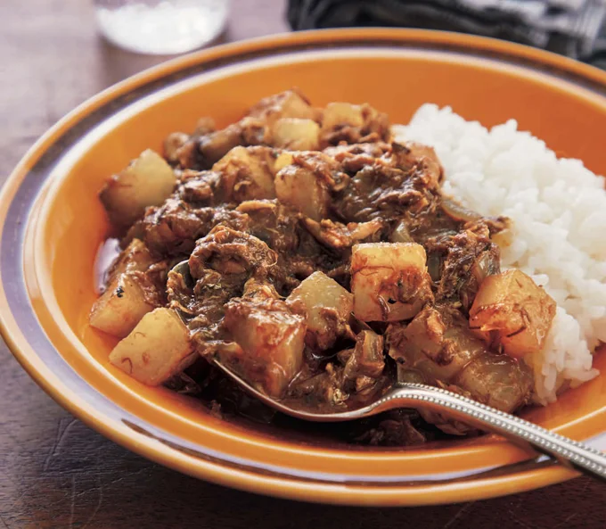 みずみずしい大根がカレーに合う！「大根とさば缶のキーマカレー風」