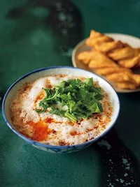 豆乳が固まっておぼろ豆腐のようにほろほろに。「塩豆乳スープ」／ワタナベマキの台湾食堂（3）