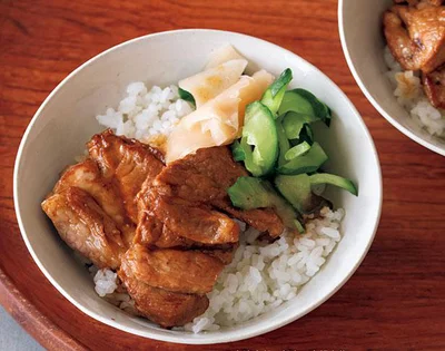 お肉がどーん！高雄風焼き肉ご飯