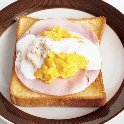 【画像を見る】ヨーグルト＆マヨで！「エッグベネディクト風トースト」