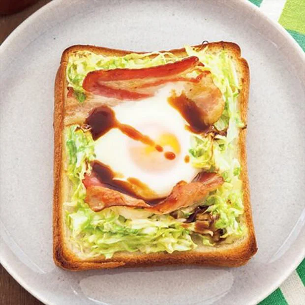 朝から野菜もちゃんと摂れる！ ボリュームもちょうどいい「キャベツの巣ごもりトースト」