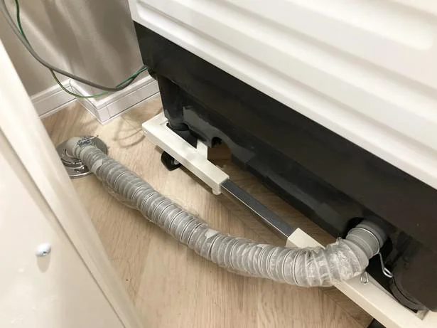 30分で詰まり・臭いの予防ができる！洗濯機の排水口・排水ホース掃除をしよう