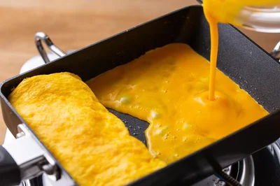 シンプルゆえにおいしさの違いがわかりやすい卵焼き。専用のフライパンを用意するのがおすすめ！