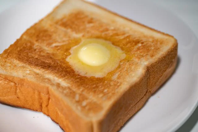 バターとマーガリンの違いって?