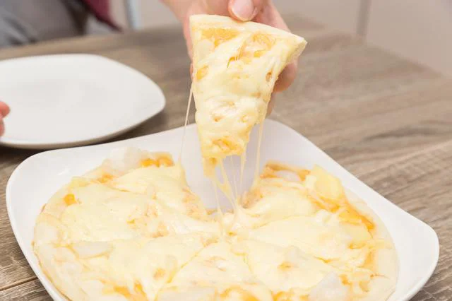 とろけるチーズと普通のチーズの違いって?