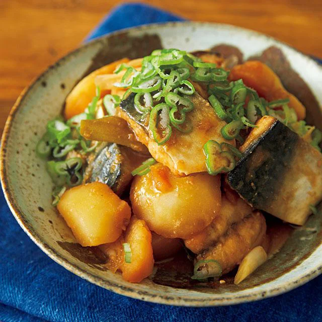 魚料理だってほったらかし！煮汁を回しかけ中火でコトコト「さばとじゃがいものみそ煮」