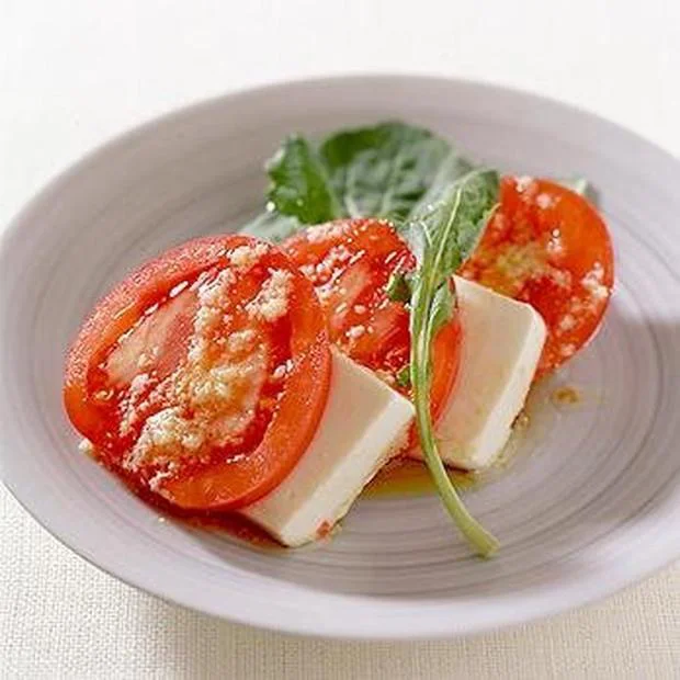 「トマトと豆腐のカプレーゼ」