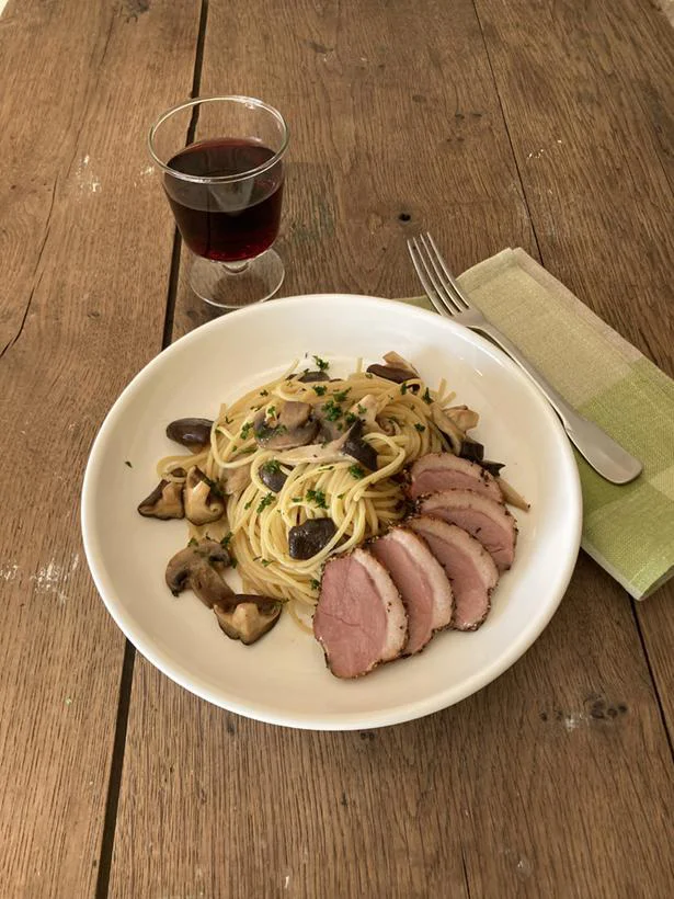 お正月料理に飽きたらこれ!合鴨パストラミのせ和風パスタ