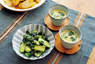 三つ葉の茶碗蒸し、きゅうりのごま塩漬け
