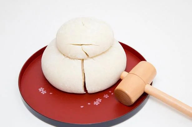 鏡餅を刃物で切るのはタブー