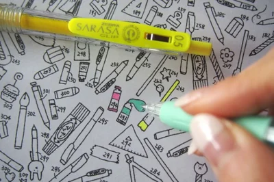 最近のカラーボールペンは、発色がよく、同色でも色が微妙に違うラインナップが多数。