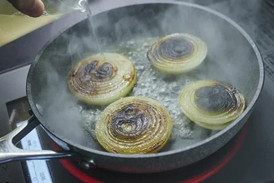 スープを加える