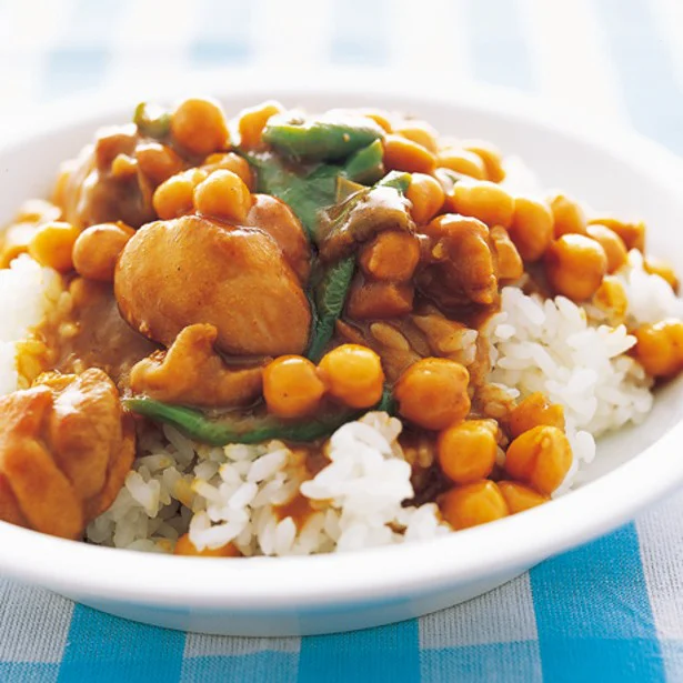 「チキンと豆の炒めカレー」