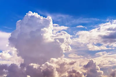 「雲」は、なぜ空に浮かんでいる？