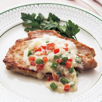 【豚肉を食べるなら】パプリカクリームソースVSミラノ風フライ