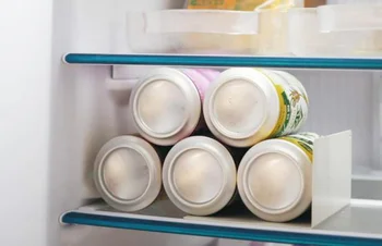 冷蔵庫で転がりやすい缶の仕切りに