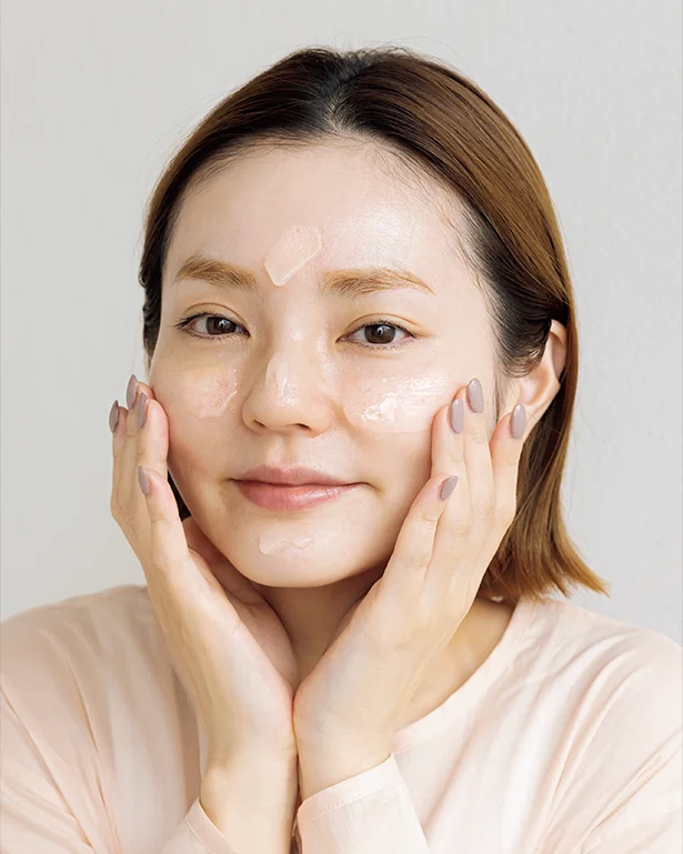「お肌の乾燥は気になるけど、正直言ってスキンケアに時間をかける余裕ナシ…(涙)」そんな”へとへとさん”におすすめなのが、化粧水・美容液・乳液など1つで何役もこなしてくれる「オールインワンジェル」。