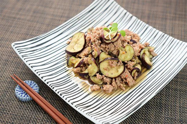 炭水化物をおさえたいときにも◎「なすとひき肉のダイエット蒸し」／15分でできるゆる定食レシピ（3）