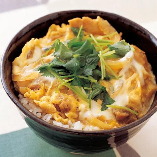 「汁だく親子丼」