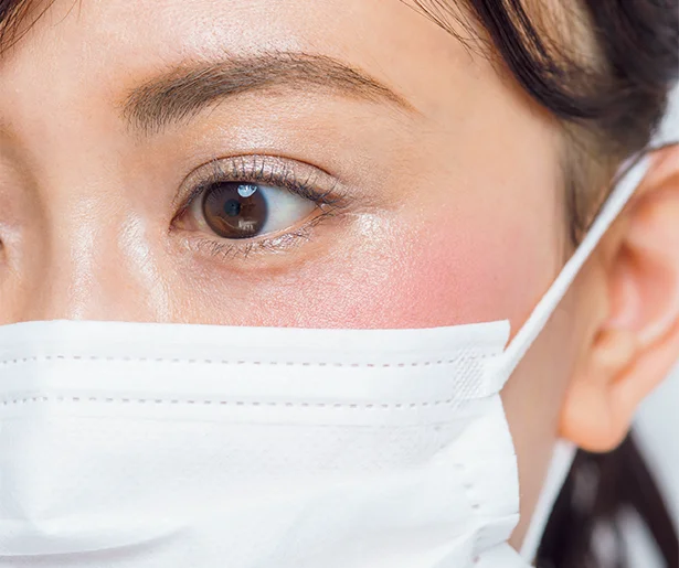 塗って隠すのは老け見えのもと！血色感UPメイクで劇的目もとチェンジ