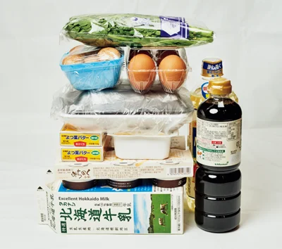いちばん重いものを土台にしてまず底面を作るのがコツ。