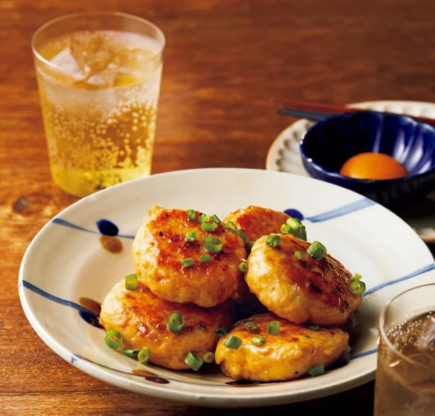 とろ～り卵黄につけて食べる、居酒屋風絶品おつまみ「鶏つくね」／ふたりを平和にしてくれる最強の共働きごはん（8）
