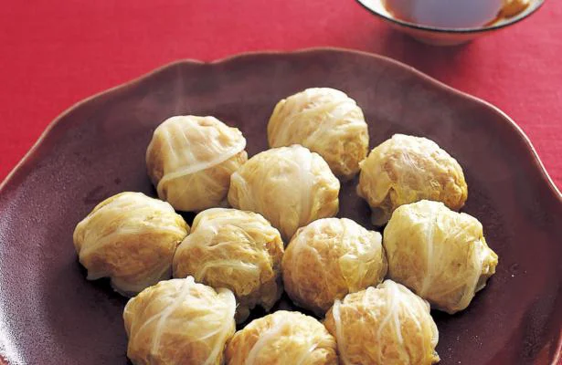 白菜を皮の代わりに！ふっくらジューシー「白菜シューマイ」／白菜使いきりレシピ（3）