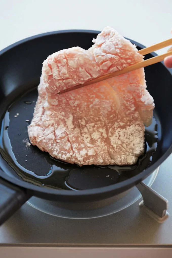少量の油でこうばしく焼いてカロリーを抑える!