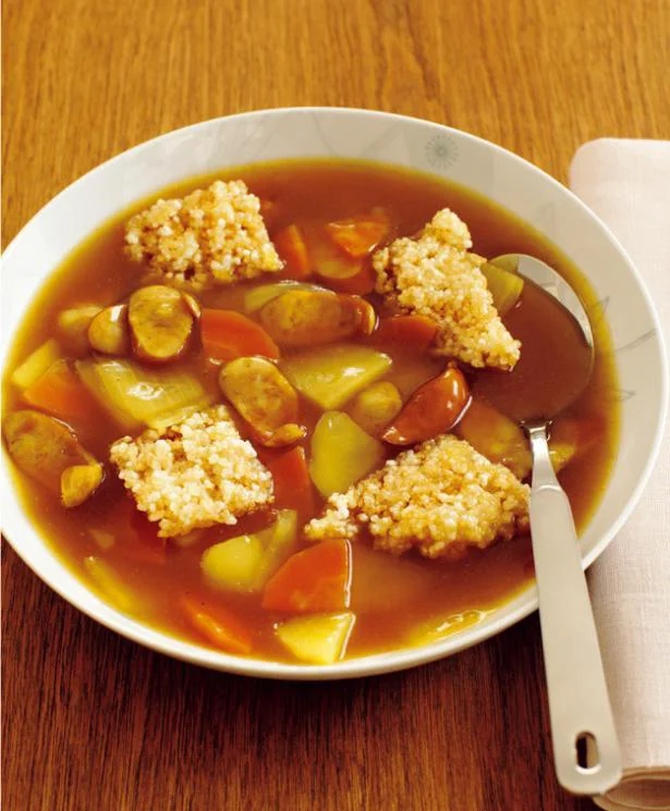 かくし味のしょうゆで懐かしい味に！「和風カレーおこげスープ」／太らないスープ（10）