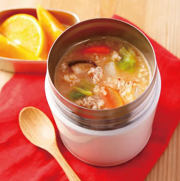 3種類の野菜ときのこ、豚肉のうまみあふれる「野菜たっぷり洋風リゾット」／オートミールでスープジャー弁当（5）