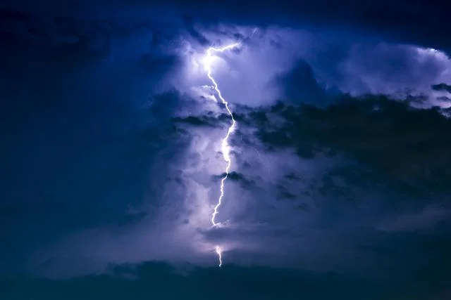 雷のエネルギーは電力として使える?