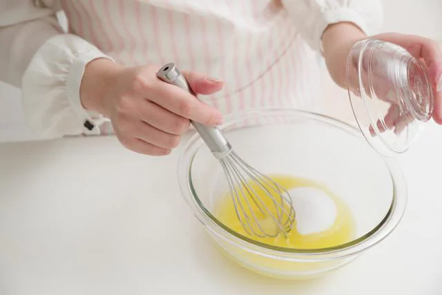 【プロおすすめの泡だて器5選】生クリームやメレンゲづくりに必須！泡だて器を選ぶときのポイントとは？