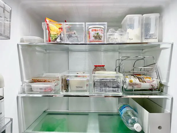 冷蔵庫専用で売られているボックスで冷蔵庫収納