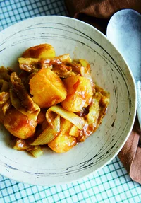 ご飯が進む！ みんな大好き王道メニューのカレー風味「スパイシー 肉じゃが」