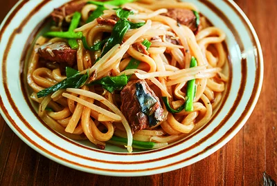 さば缶ともやしの焼うどん