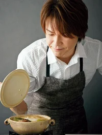 【城咲仁、麺を語る】さば缶を汁ごと使うから短時間で絶品！「さば缶と長ねぎのみそ煮込みうどん」