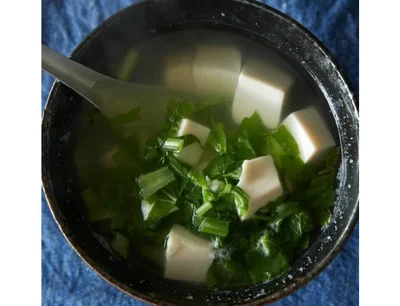 豆腐とかぶの葉のスープ