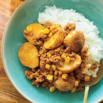「新じゃがのドライカレー」