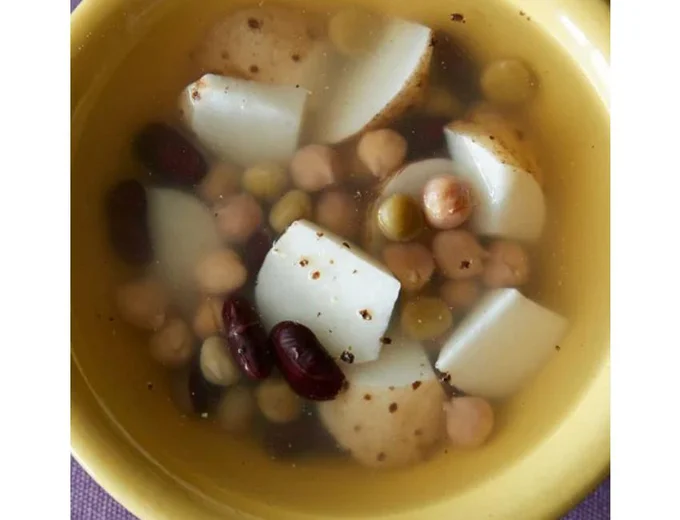 長いもと豆のほくほくスープ