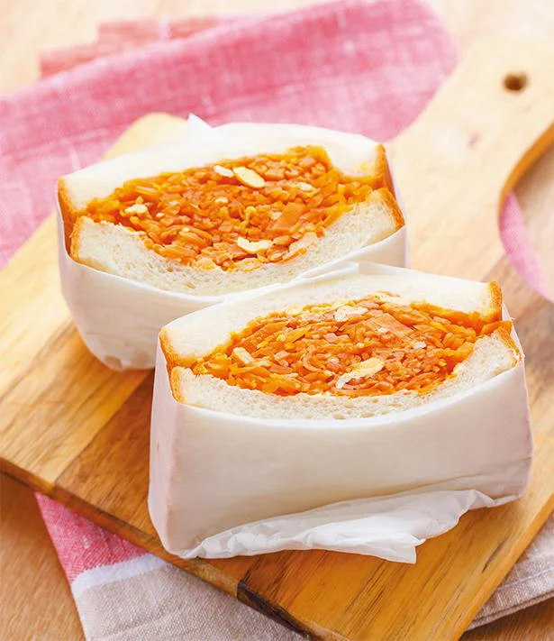 にんじん1本分をまるっと挟んだ「にんじんシリシリーサンド」／簡単ウマい！もりもり野菜レシピ（9）