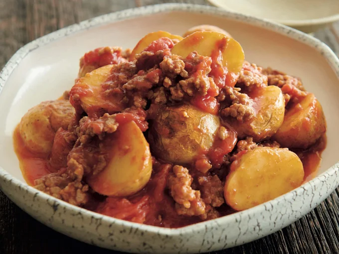 ひき肉を使っているから短時間で味しみ「新じゃがと豚ひきのトマト煮」