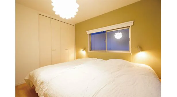 寝室は電球色でリラックスモード