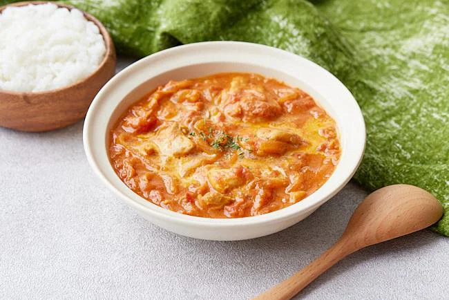 炊飯器で「無水バターチキンカレー」