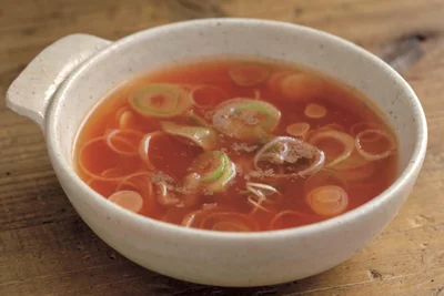 ザーサイと合わせれば、うまみ増し増しの即席中華スープのできあがり。